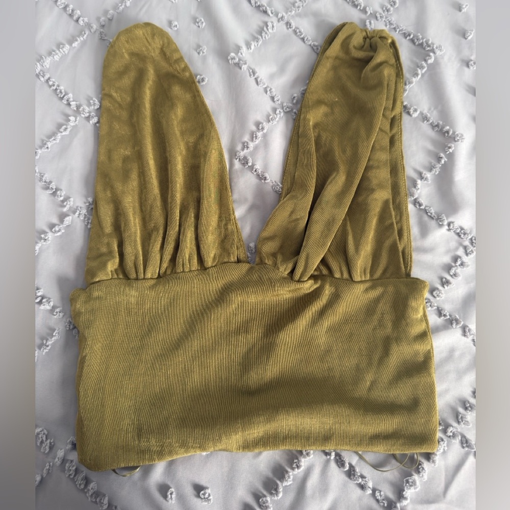 Deep v cropped top